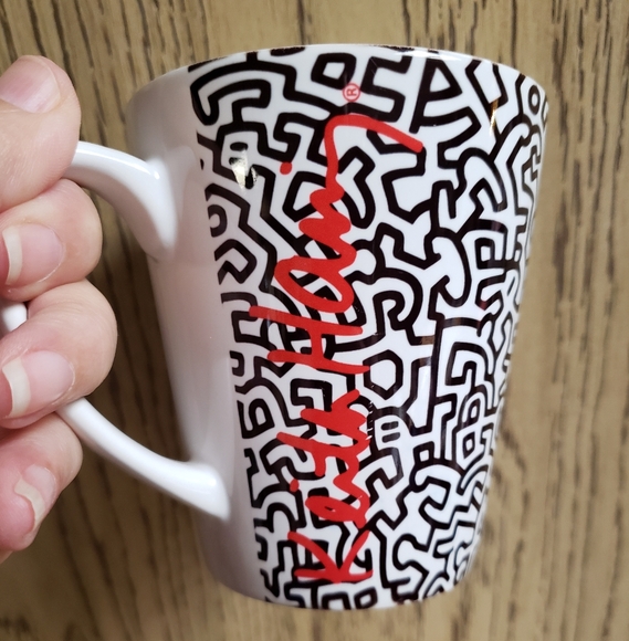 Keith Haring Mug Cup Iconic Black & White Pattern + Signature Porcelain 10oz Art - Picture 1 of 10